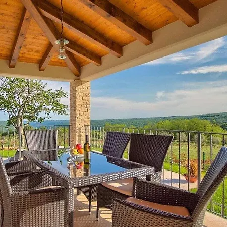 Casa Leone Comfortable Holiday Villa Žminj