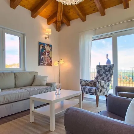 Casa Leone Comfortable Holiday Villa *